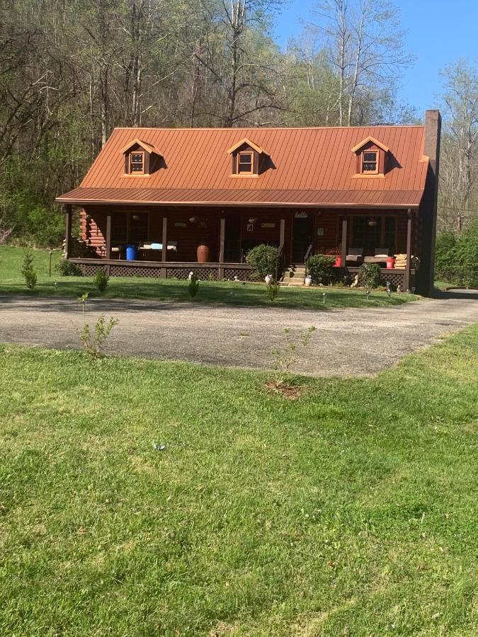 הנטינגטון Log Cabin In The Field מראה חיצוני תמונה